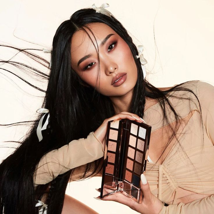 Major Dimension III – Matte Eyeshadow Palette