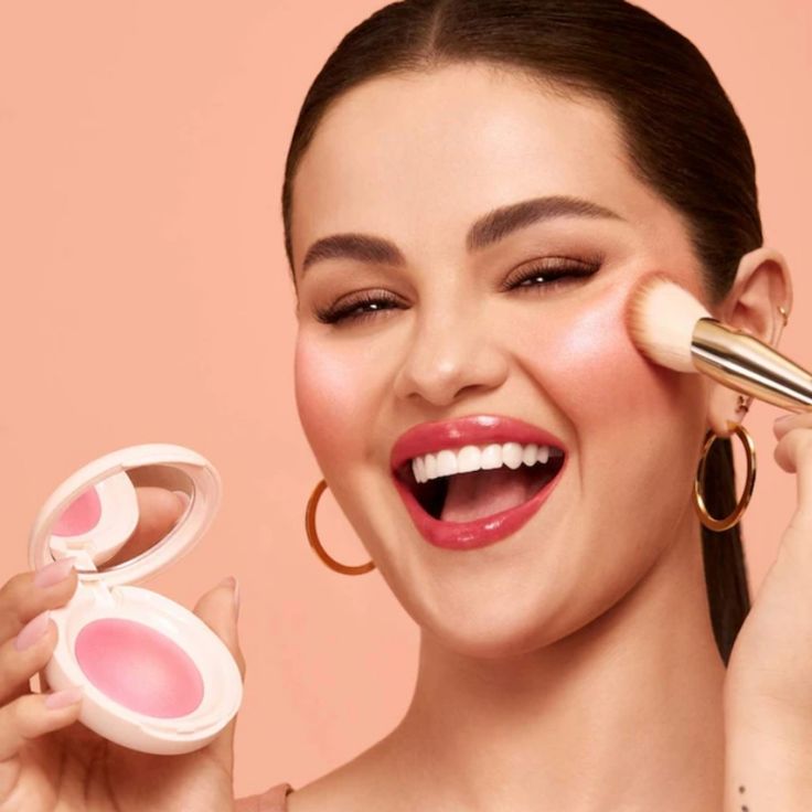 Soft pinch luminous powder Rare Beauty