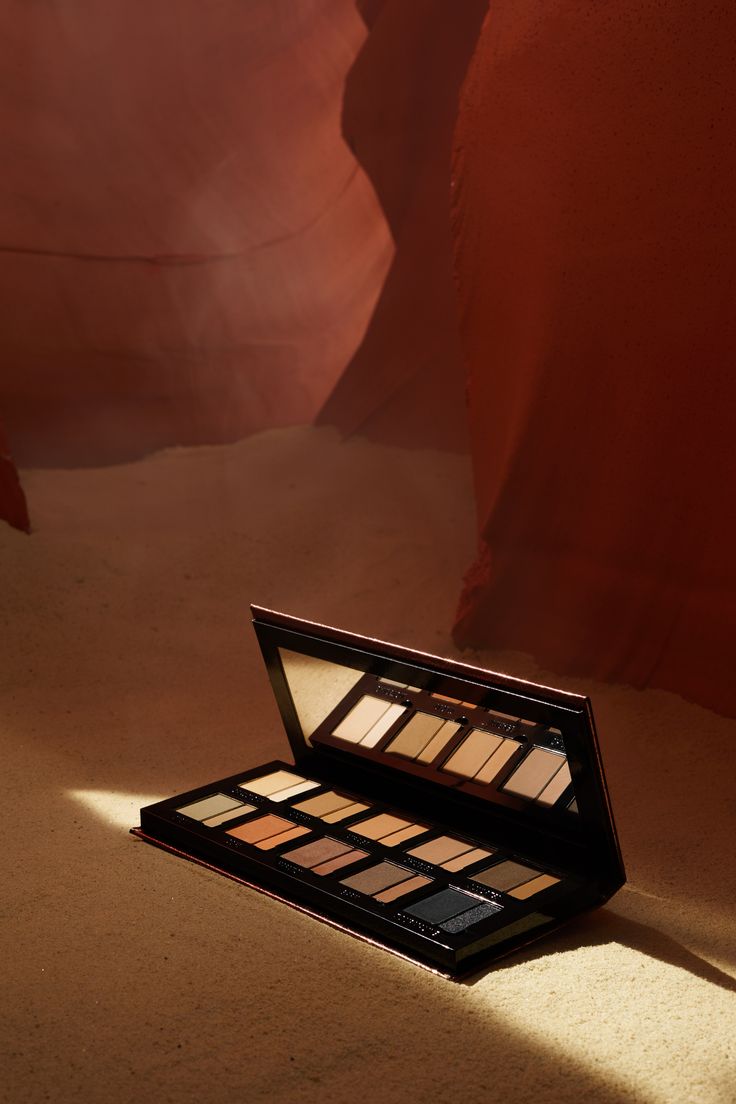 Danessa Myricks – Groundwork Palette: Defining Neutrals