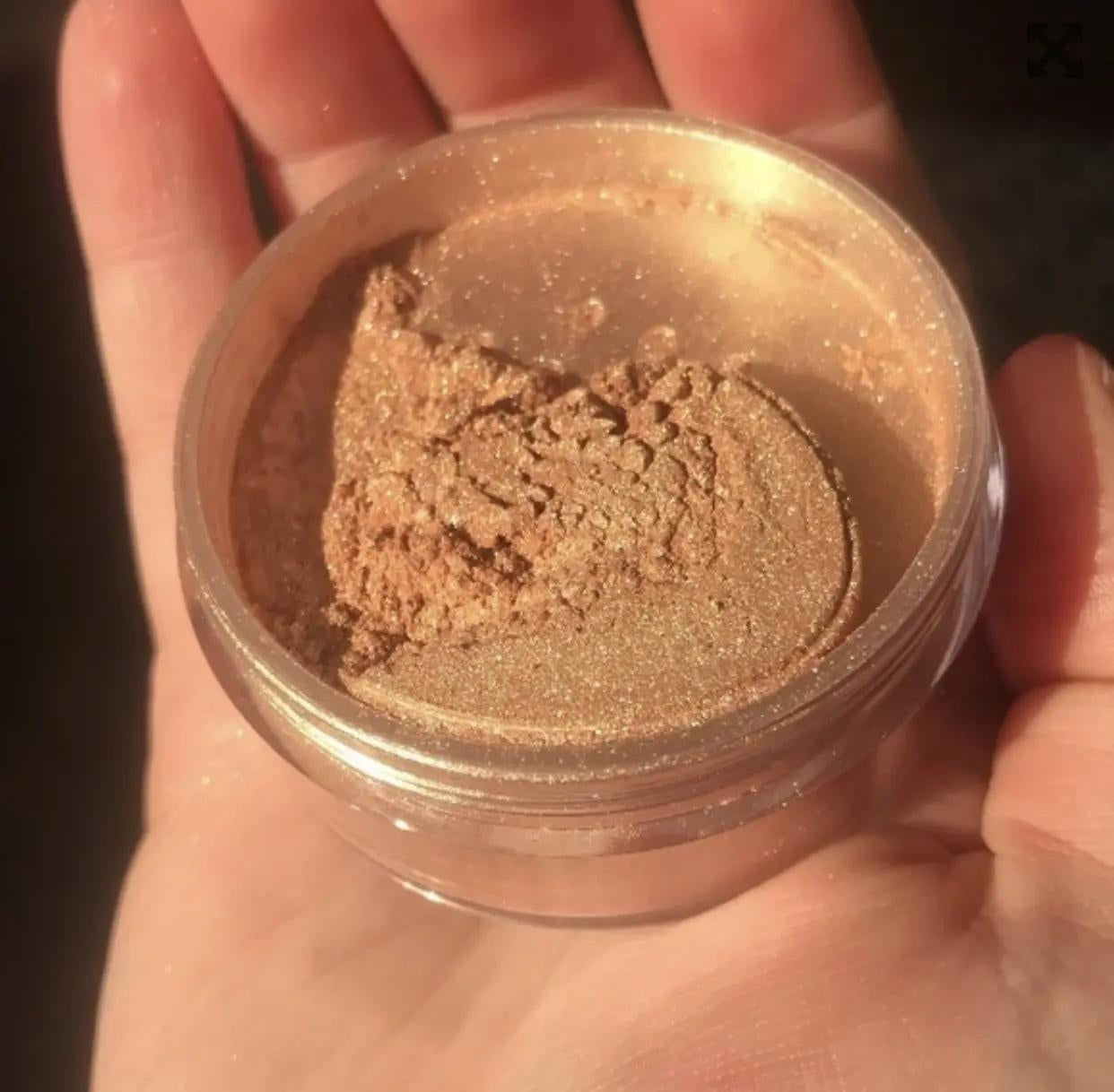 Neferititi Iluminador Oro